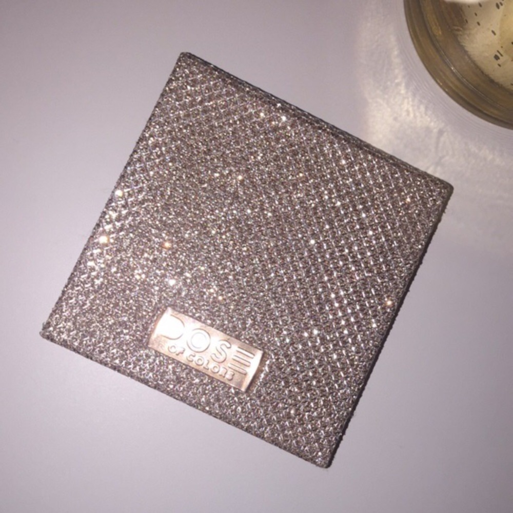 DOSE OF COLORS. DESIxKATY. Mirame highlighter.